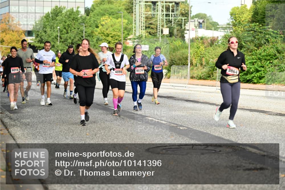 06.09.2026 - CURREX Alsterlauf Dr. Thomas Lammeyer http://msf.ph/oto/10141396 06.09.2026 10:10:11 Laufen 6015, 5310, 2794, 4683, 4885, 4036, 3864 meine-sportfotos.de