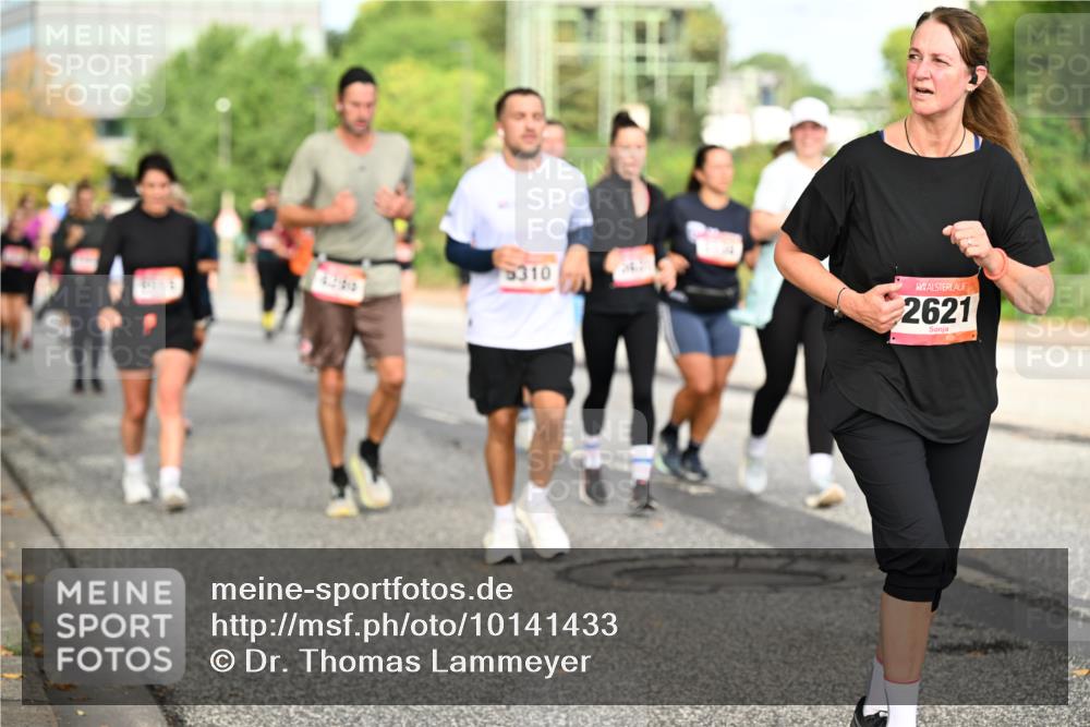 06.09.2026 - CURREX Alsterlauf Dr. Thomas Lammeyer http://msf.ph/oto/10141433 06.09.2026 10:10:16 Laufen 5310, 2621 meine-sportfotos.de