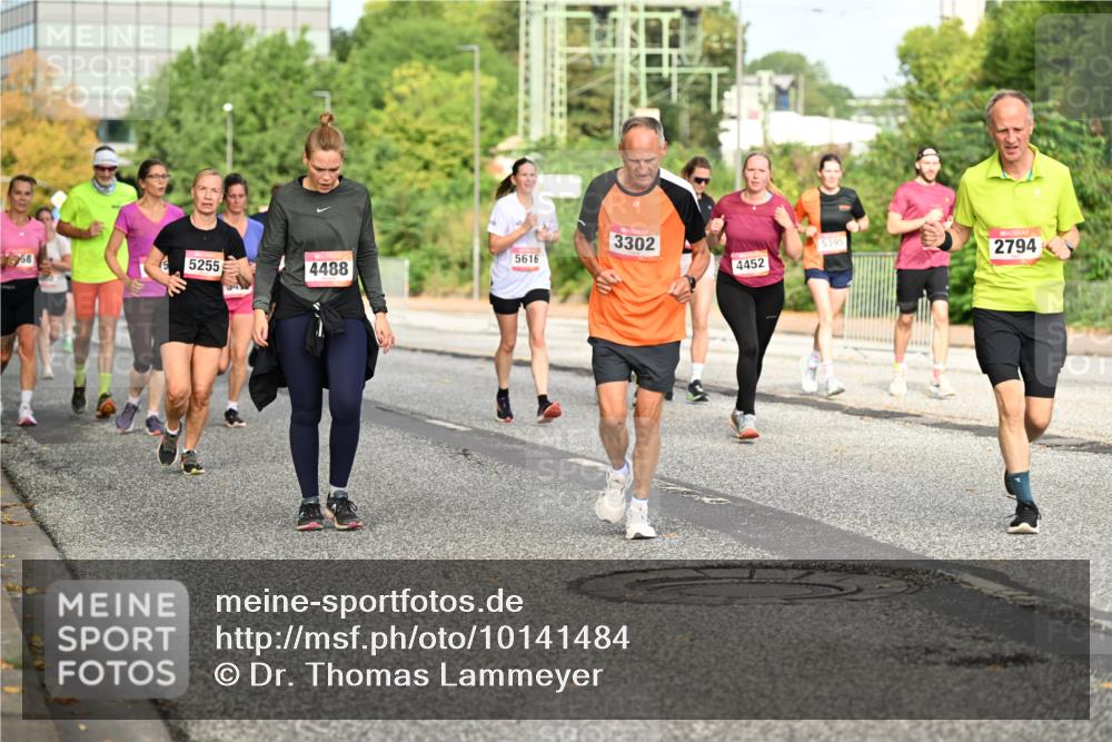 06.09.2026 - CURREX Alsterlauf Dr. Thomas Lammeyer http://msf.ph/oto/10141484 06.09.2026 10:10:22 Laufen 5616, 5255, 4488, 3302, 4452, 5395, 2794 meine-sportfotos.de