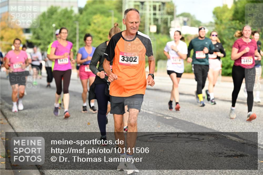 06.09.2026 - CURREX Alsterlauf Dr. Thomas Lammeyer http://msf.ph/oto/10141506 06.09.2026 10:10:24 Laufen 5479, 3302, 4452 meine-sportfotos.de