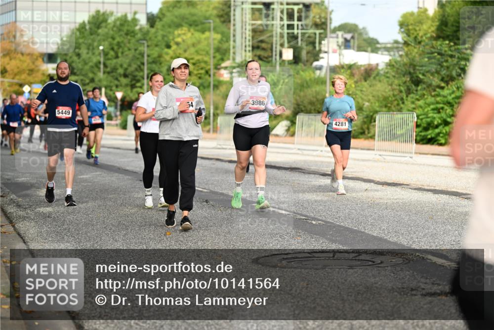 06.09.2026 - CURREX Alsterlauf Dr. Thomas Lammeyer http://msf.ph/oto/10141564 06.09.2026 10:10:32 Laufen 54, 5449, 3986, 4281 meine-sportfotos.de