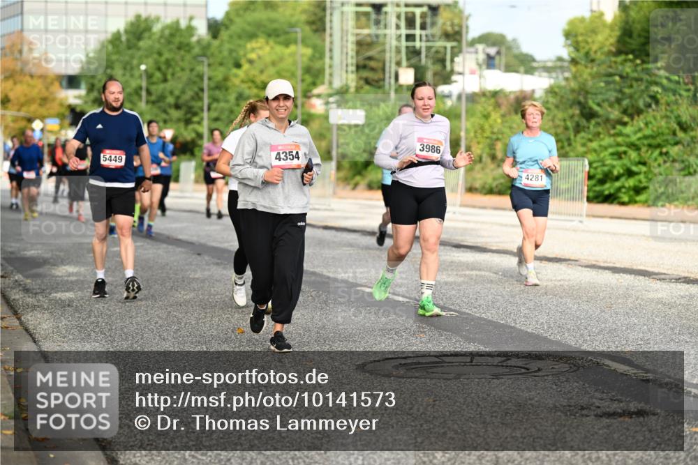 06.09.2026 - CURREX Alsterlauf Dr. Thomas Lammeyer http://msf.ph/oto/10141573 06.09.2026 10:10:33 Laufen 5449, 4354, 3986, 4281 meine-sportfotos.de