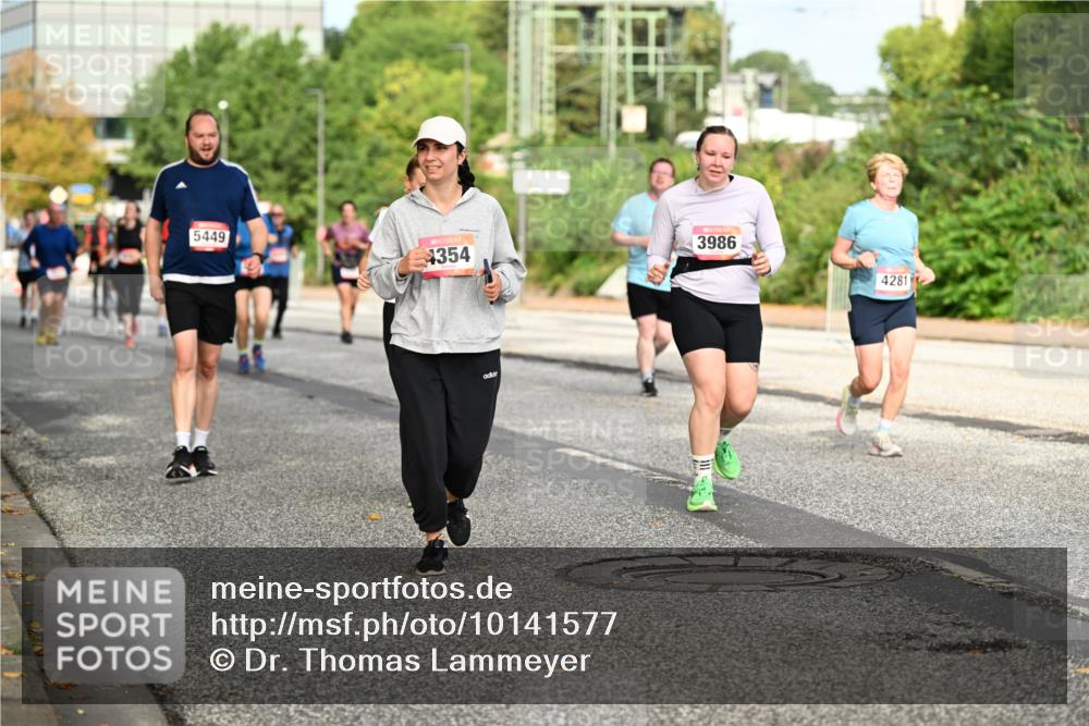 06.09.2026 - CURREX Alsterlauf Dr. Thomas Lammeyer http://msf.ph/oto/10141577 06.09.2026 10:10:33 Laufen 5449, 4354, 3986, 4281 meine-sportfotos.de