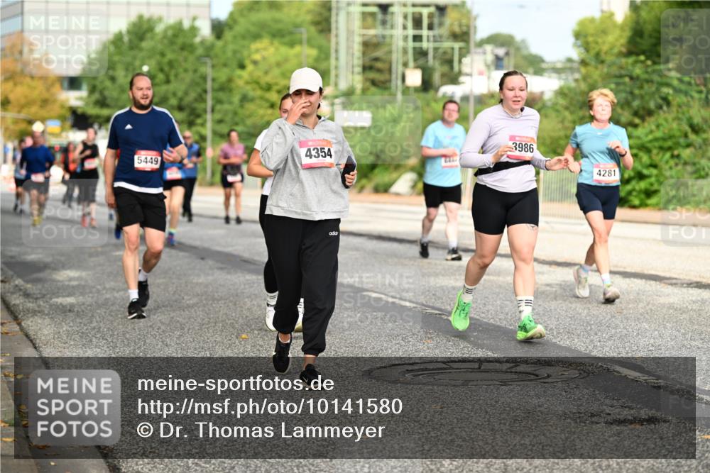 06.09.2026 - CURREX Alsterlauf Dr. Thomas Lammeyer http://msf.ph/oto/10141580 06.09.2026 10:10:33 Laufen 5449, 4354, 3986, 4281 meine-sportfotos.de