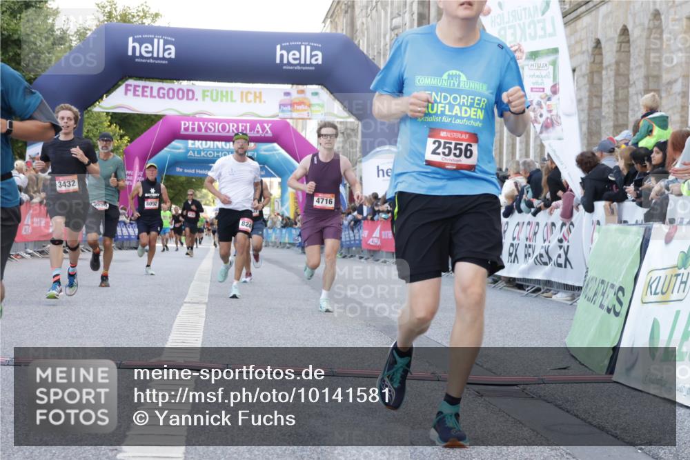 06.09.2026 - CURREX Alsterlauf Yannick Fuchs http://msf.ph/oto/10141581 06.09.2026 09:46:43 Ziel 2556, 3432, 3617, 4716, 4877, 4890, 5430, 5544, 8092, 8249 meine-sportfotos.de
