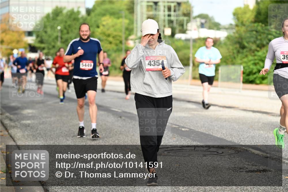06.09.2026 - CURREX Alsterlauf Dr. Thomas Lammeyer http://msf.ph/oto/10141591 06.09.2026 10:10:34 Laufen 5449, 4354, 39 meine-sportfotos.de