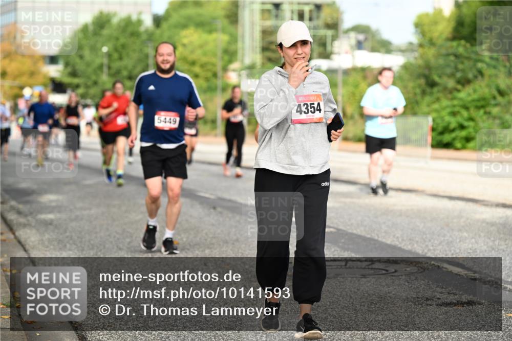 06.09.2026 - CURREX Alsterlauf Dr. Thomas Lammeyer http://msf.ph/oto/10141593 06.09.2026 10:10:35 Laufen 5449, 4354 meine-sportfotos.de