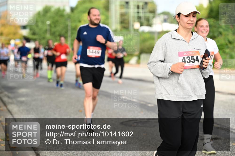 06.09.2026 - CURREX Alsterlauf Dr. Thomas Lammeyer http://msf.ph/oto/10141602 06.09.2026 10:10:35 Laufen 5449, 4354 meine-sportfotos.de