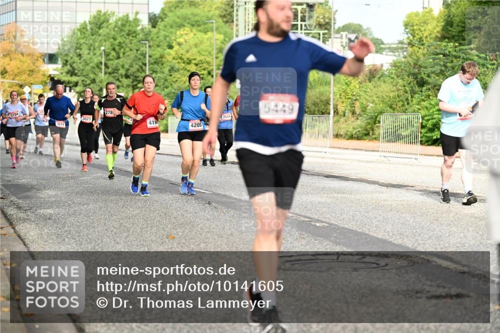 06.09.2026 - CURREX Alsterlauf Dr. Thomas Lammeyer http://msf.ph/oto/10141605 06.09.2026 10:10:36 Laufen 3134, 3614, 3023, 278, 5449, 2644, 419, 4205 meine-sportfotos.de