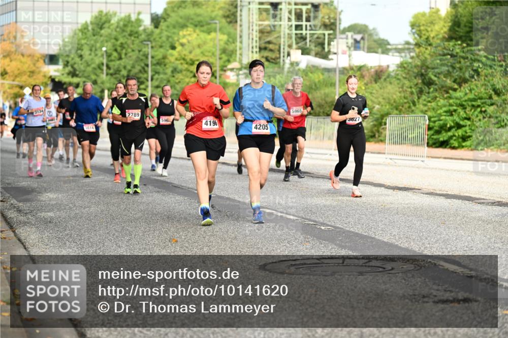 06.09.2026 - CURREX Alsterlauf Dr. Thomas Lammeyer http://msf.ph/oto/10141620 06.09.2026 10:10:38 Laufen 2789, 596, 4196, 4205, 5965, 3627 meine-sportfotos.de