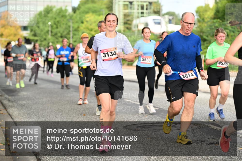 06.09.2026 - CURREX Alsterlauf Dr. Thomas Lammeyer http://msf.ph/oto/10141686 06.09.2026 10:10:45 Laufen 3134, 5533, 3614, 4528 meine-sportfotos.de