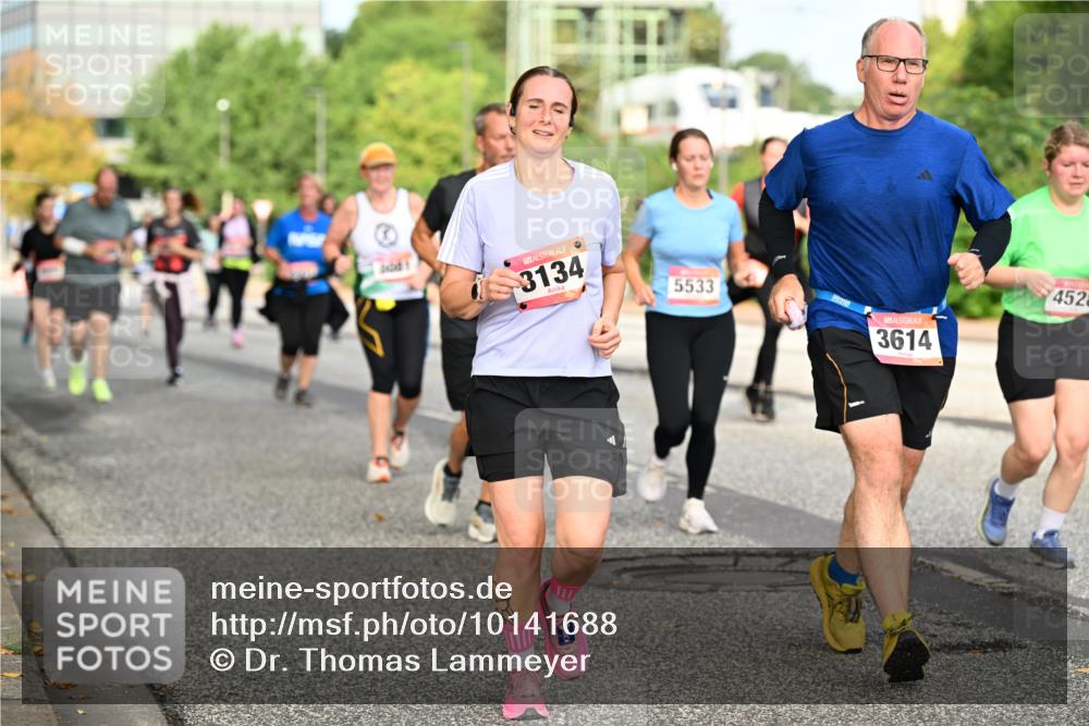 06.09.2026 - CURREX Alsterlauf Dr. Thomas Lammeyer http://msf.ph/oto/10141688 06.09.2026 10:10:46 Laufen 3134, 5533, 3614, 452 meine-sportfotos.de