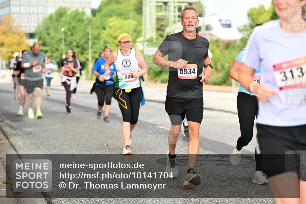 06.09.2026 - CURREX Alsterlauf Dr. Thomas Lammeyer http://msf.ph/oto/10141704 06.09.2026 10:10:47 Laufen 808, 5534, 5, 313 meine-sportfotos.de