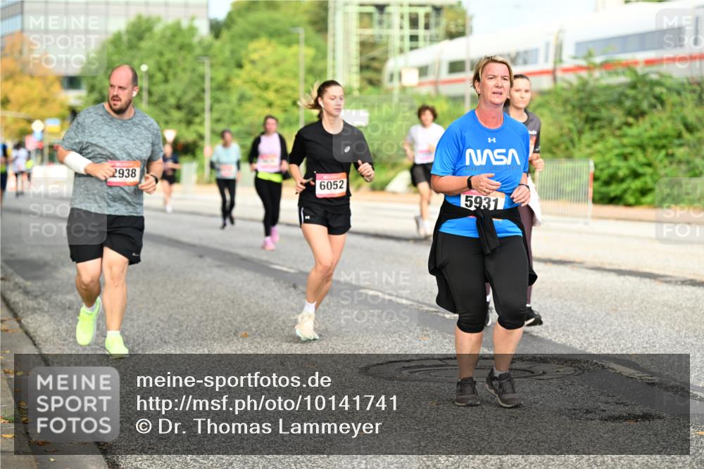 06.09.2026 - CURREX Alsterlauf Dr. Thomas Lammeyer http://msf.ph/oto/10141741 06.09.2026 10:10:51 Laufen 2938, 6052, 5931 meine-sportfotos.de