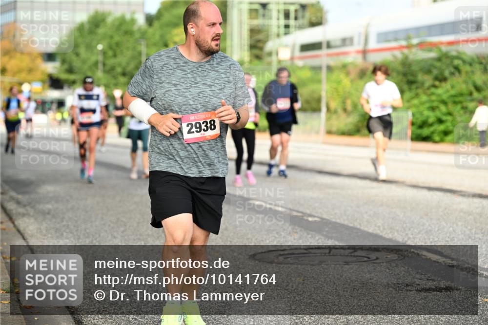 06.09.2026 - CURREX Alsterlauf Dr. Thomas Lammeyer http://msf.ph/oto/10141764 06.09.2026 10:10:53 Laufen 2938 meine-sportfotos.de