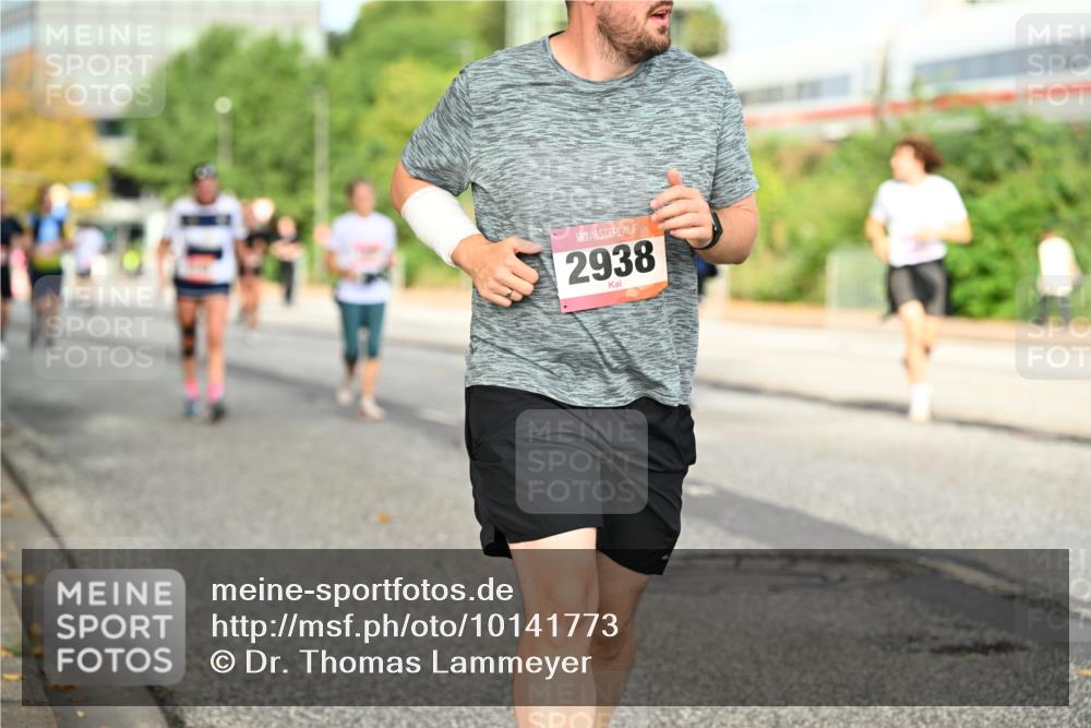 06.09.2026 - CURREX Alsterlauf Dr. Thomas Lammeyer http://msf.ph/oto/10141773 06.09.2026 10:10:54 Laufen 2938 meine-sportfotos.de
