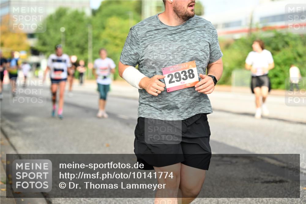 06.09.2026 - CURREX Alsterlauf Dr. Thomas Lammeyer http://msf.ph/oto/10141774 06.09.2026 10:10:54 Laufen 2938 meine-sportfotos.de