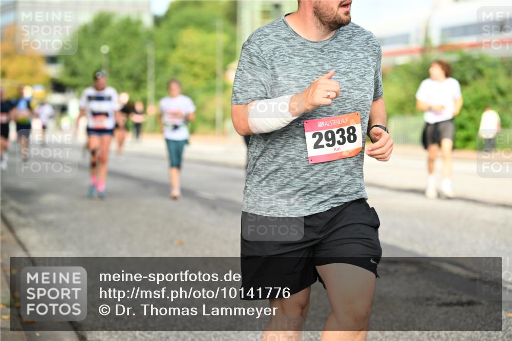 06.09.2026 - CURREX Alsterlauf Dr. Thomas Lammeyer http://msf.ph/oto/10141776 06.09.2026 10:10:54 Laufen 2938 meine-sportfotos.de