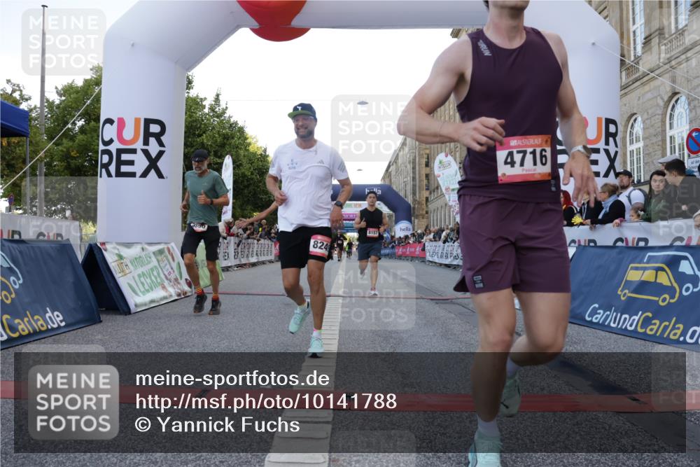 06.09.2026 - CURREX Alsterlauf Yannick Fuchs http://msf.ph/oto/10141788 06.09.2026 09:46:47 Ziel 2556, 3432, 3617, 4716, 4877, 4890, 5430, 8092, 8249 meine-sportfotos.de