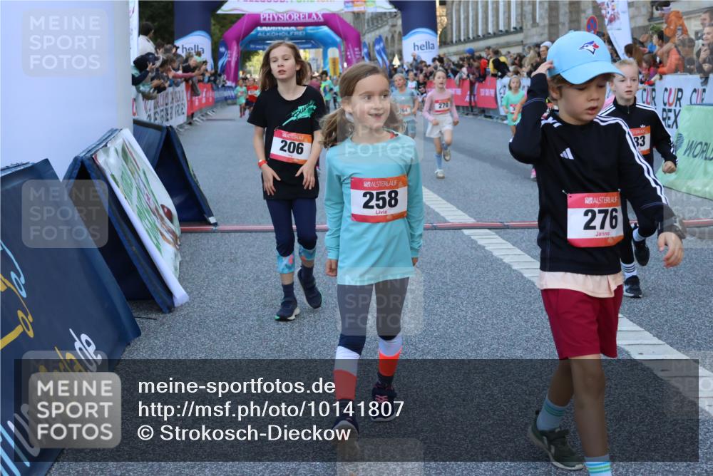 06.09.2026 - CURREX Alsterlauf Strokosch-Dieckow http://msf.ph/oto/10141807 06.09.2026 10:54:16 Ziel 206, 238, 258, 264, 270, 276, 283, 300, 312, 347, 365, 399, 416, 417, 431, 436, 440, 444, 446, 449, 455, 8087, 8113, 8174, 8253 meine-sportfotos.de