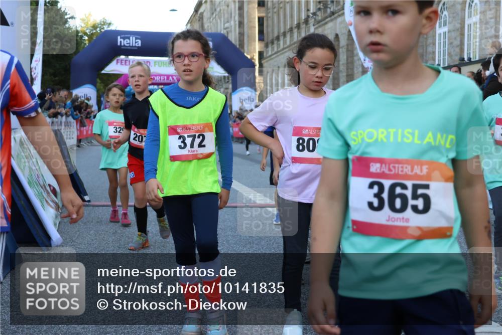 06.09.2026 - CURREX Alsterlauf Strokosch-Dieckow http://msf.ph/oto/10141835 06.09.2026 10:54:27 Ziel 162, 179, 207, 239, 240, 278, 284, 285, 304, 318, 326, 329, 333, 357, 361, 365, 372, 387, 390, 431, 444, 456, 8087, 8343 meine-sportfotos.de