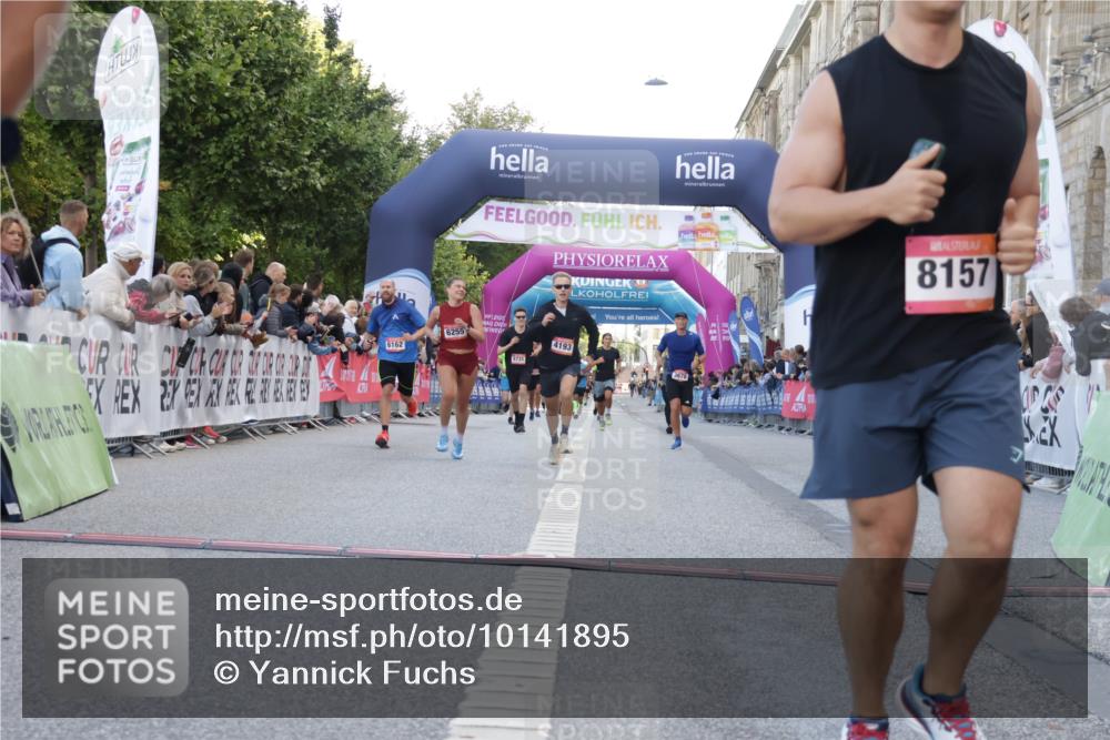 06.09.2026 - CURREX Alsterlauf Yannick Fuchs http://msf.ph/oto/10141895 06.09.2026 09:46:49 Ziel 2556, 3432, 3617, 4716, 4890, 6162, 6255, 8092, 8249 meine-sportfotos.de