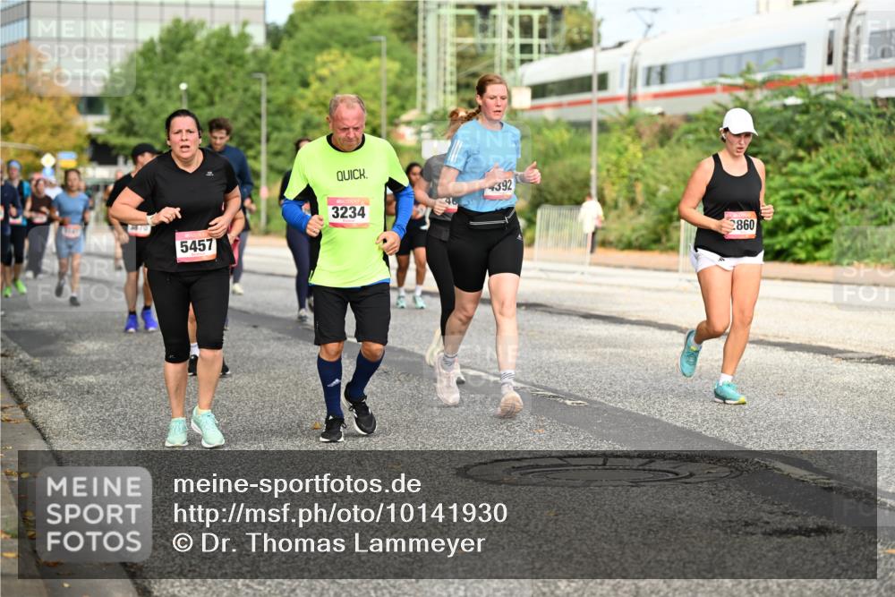 06.09.2026 - CURREX Alsterlauf Dr. Thomas Lammeyer http://msf.ph/oto/10141930 06.09.2026 10:11:10 Laufen 392, 5457, 3234, 2860 meine-sportfotos.de