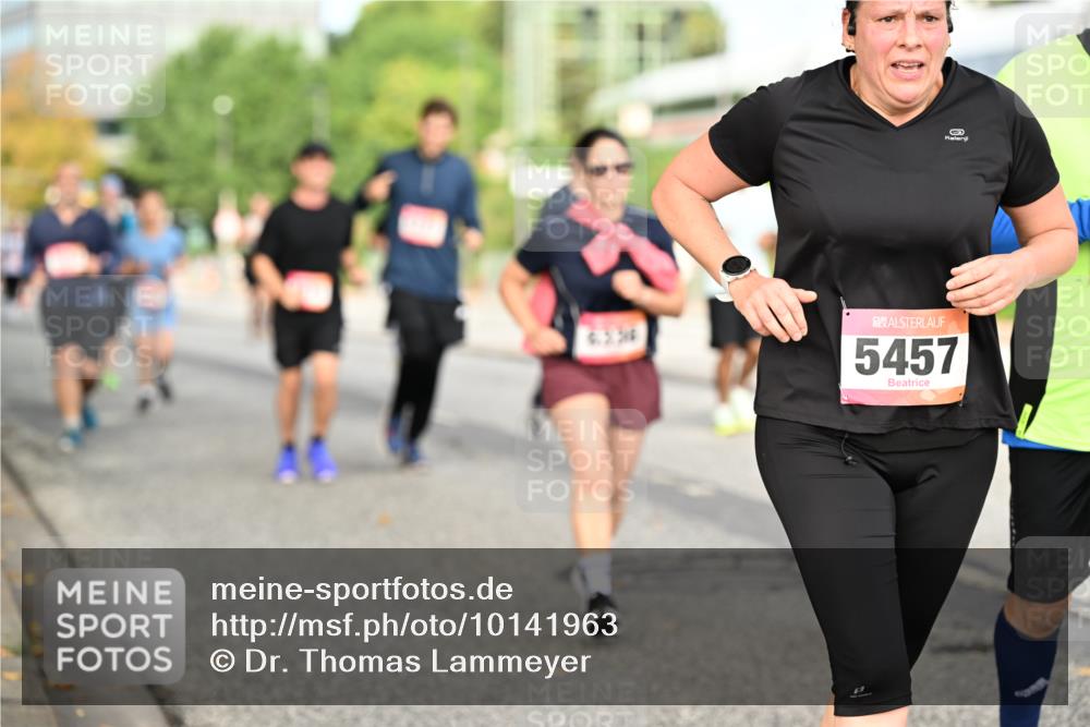 06.09.2026 - CURREX Alsterlauf Dr. Thomas Lammeyer http://msf.ph/oto/10141963 06.09.2026 10:11:13 Laufen 5457 meine-sportfotos.de