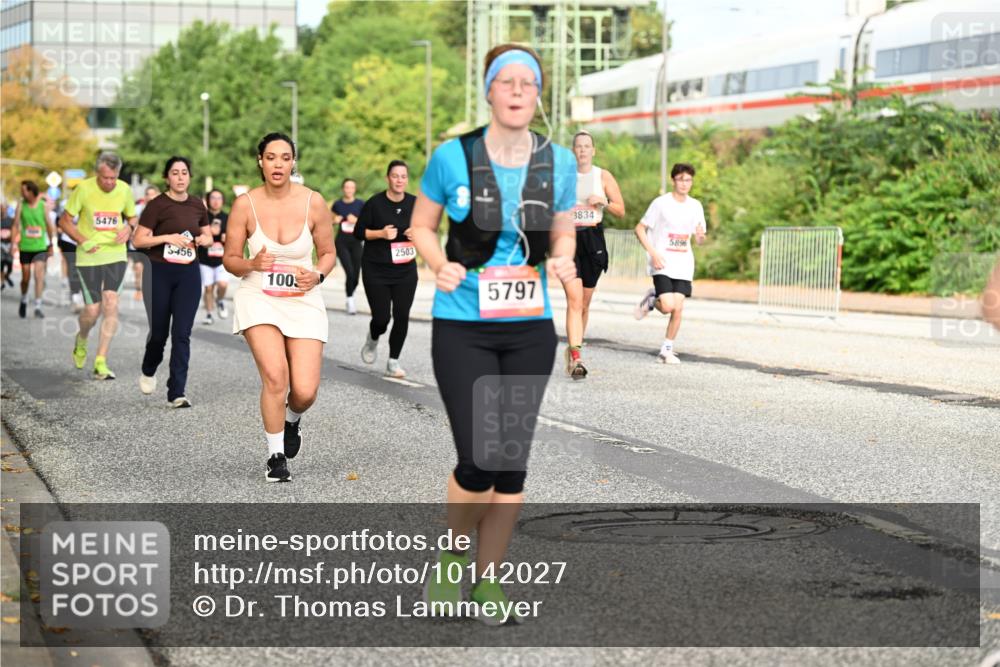 06.09.2026 - CURREX Alsterlauf Dr. Thomas Lammeyer http://msf.ph/oto/10142027 06.09.2026 10:11:20 Laufen 5476, 3456, 100, 2503, 5797, 3834, 5896 meine-sportfotos.de