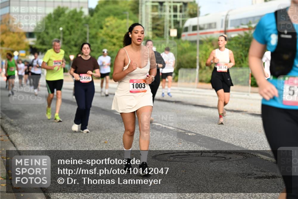 06.09.2026 - CURREX Alsterlauf Dr. Thomas Lammeyer http://msf.ph/oto/10142047 06.09.2026 10:11:22 Laufen 3456, 1003, 3834, 5 meine-sportfotos.de