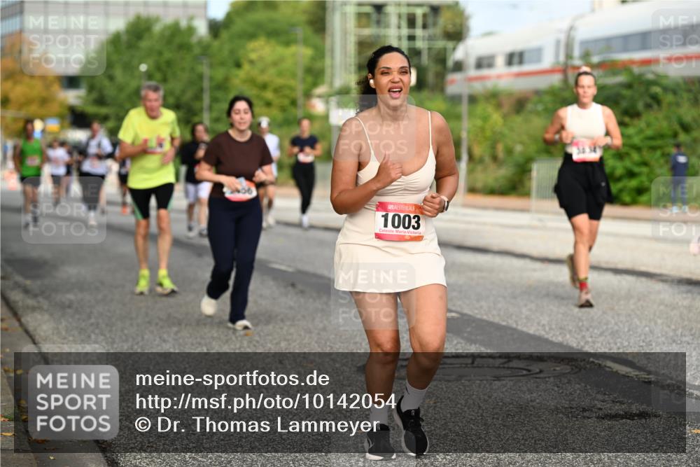 06.09.2026 - CURREX Alsterlauf Dr. Thomas Lammeyer http://msf.ph/oto/10142054 06.09.2026 10:11:22 Laufen 1003 meine-sportfotos.de