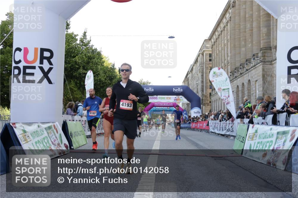 06.09.2026 - CURREX Alsterlauf Yannick Fuchs http://msf.ph/oto/10142058 06.09.2026 09:46:52 Ziel 3432, 3678, 4311, 4716, 4890, 5198, 5731, 6162, 6255, 8092, 8249 meine-sportfotos.de