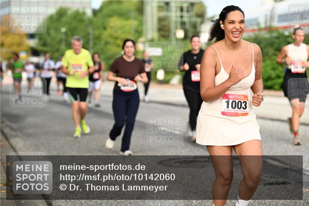 06.09.2026 - CURREX Alsterlauf Dr. Thomas Lammeyer http://msf.ph/oto/10142060 06.09.2026 10:11:23 Laufen 1003 meine-sportfotos.de