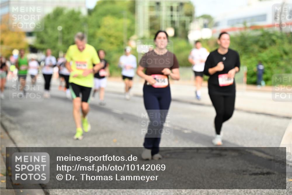 06.09.2026 - CURREX Alsterlauf Dr. Thomas Lammeyer http://msf.ph/oto/10142069 06.09.2026 10:11:24 Laufen  meine-sportfotos.de