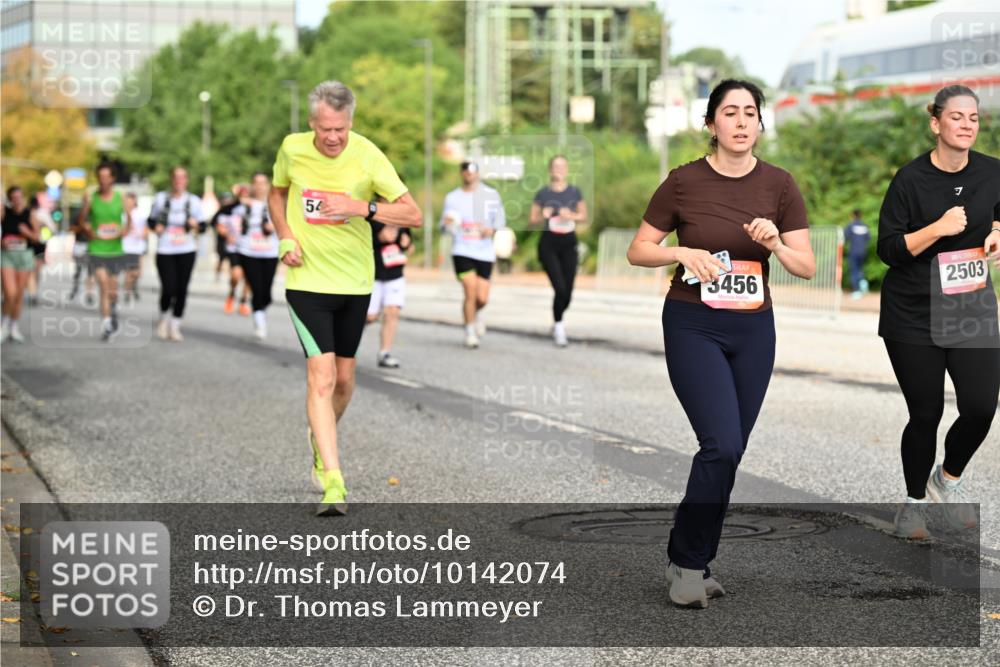 06.09.2026 - CURREX Alsterlauf Dr. Thomas Lammeyer http://msf.ph/oto/10142074 06.09.2026 10:11:25 Laufen 54, 3456, 2503 meine-sportfotos.de