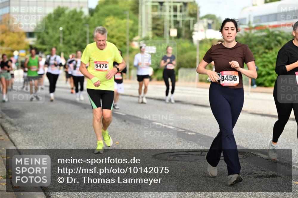 06.09.2026 - CURREX Alsterlauf Dr. Thomas Lammeyer http://msf.ph/oto/10142075 06.09.2026 10:11:25 Laufen 5476, 3456 meine-sportfotos.de