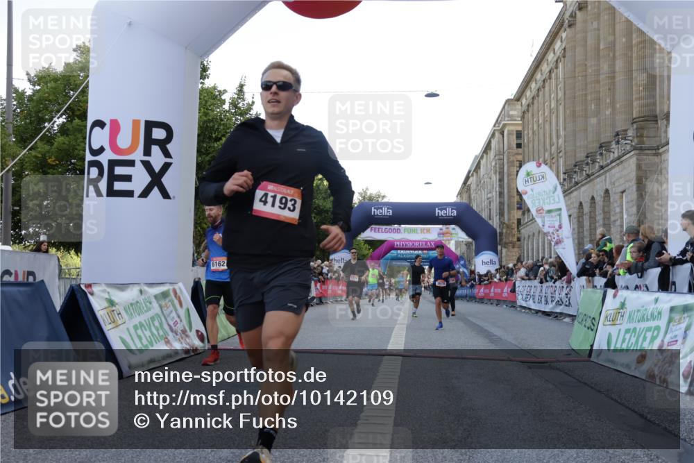06.09.2026 - CURREX Alsterlauf Yannick Fuchs http://msf.ph/oto/10142109 06.09.2026 09:46:52 Ziel 3432, 3678, 4311, 4716, 4890, 5198, 5731, 6162, 6255, 8092, 8249 meine-sportfotos.de