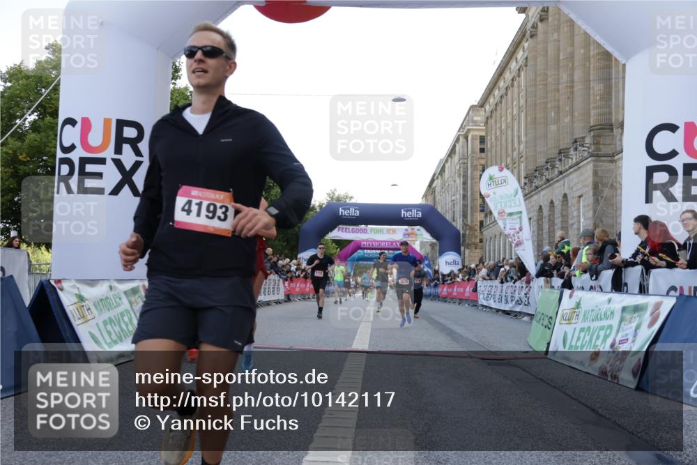 06.09.2026 - CURREX Alsterlauf Yannick Fuchs http://msf.ph/oto/10142117 06.09.2026 09:46:53 Ziel 3432, 3678, 4311, 4716, 4890, 5198, 5731, 6162, 6255, 8092, 8249 meine-sportfotos.de