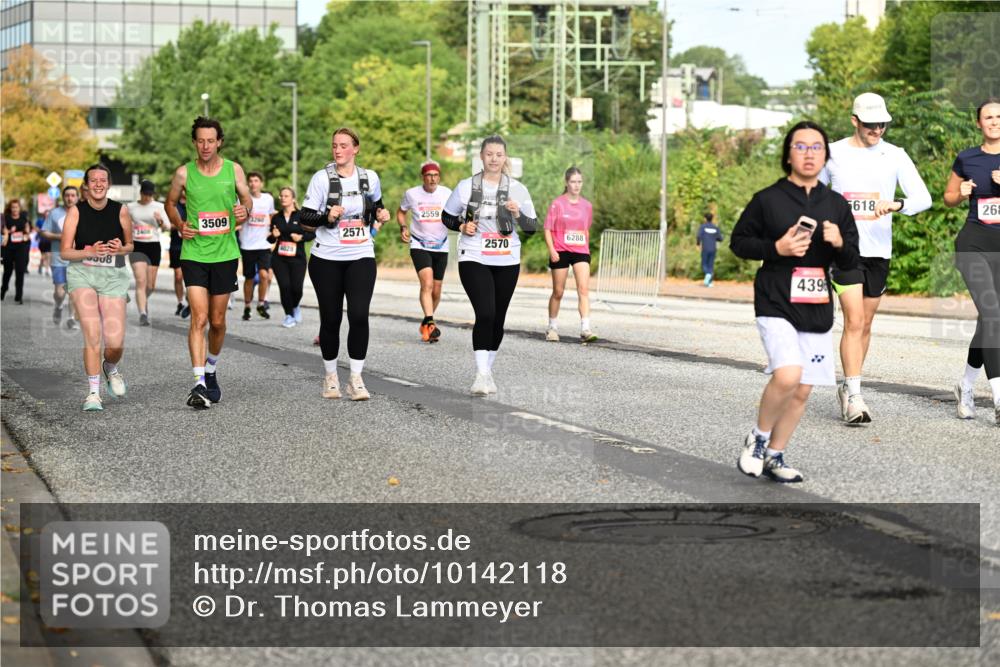 06.09.2026 - CURREX Alsterlauf Dr. Thomas Lammeyer http://msf.ph/oto/10142118 06.09.2026 10:11:29 Laufen 08, 2408, 3509, 3240, 4028, 14, 2571, 2559, 6288, 2570, 439, 5618, 268 meine-sportfotos.de