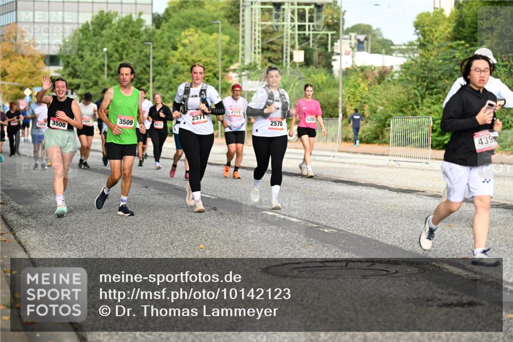 06.09.2026 - CURREX Alsterlauf Dr. Thomas Lammeyer http://msf.ph/oto/10142123 06.09.2026 10:11:30 Laufen 5859, 3508, 2571, 2408, 3509, 4028, 2559, 6288, 2570, 439 meine-sportfotos.de