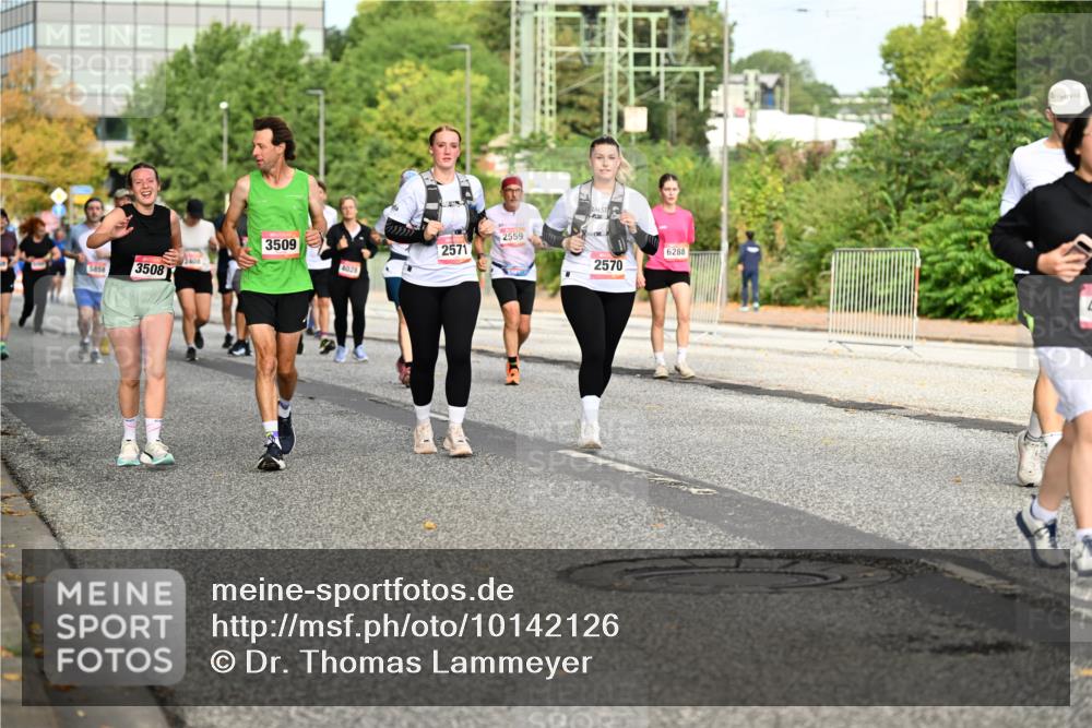 06.09.2026 - CURREX Alsterlauf Dr. Thomas Lammeyer http://msf.ph/oto/10142126 06.09.2026 10:11:30 Laufen 5454, 3508, 240, 3509, 4028, 2571, 2559, 6288, 2570 meine-sportfotos.de