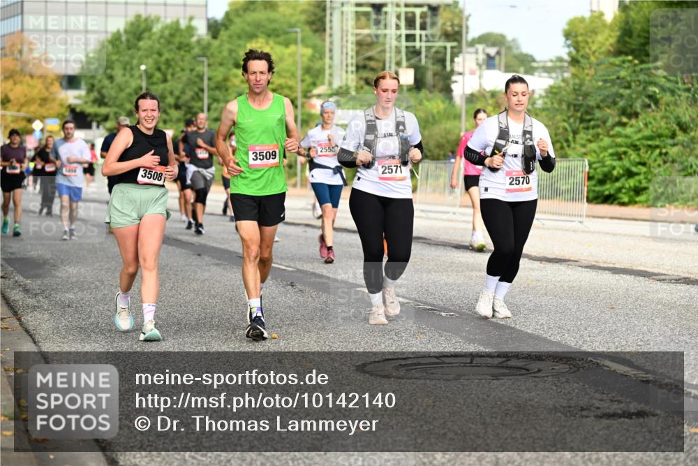 06.09.2026 - CURREX Alsterlauf Dr. Thomas Lammeyer http://msf.ph/oto/10142140 06.09.2026 10:11:31 Laufen 2555, 3509, 3456, 3508, 2571, 2570 meine-sportfotos.de