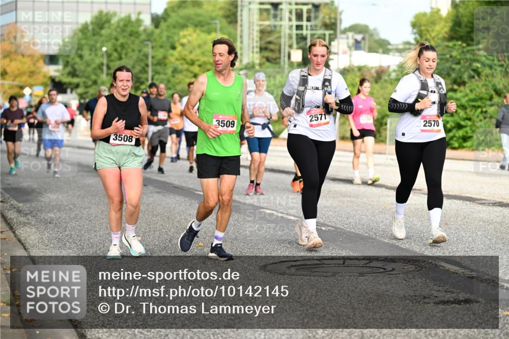 06.09.2026 - CURREX Alsterlauf Dr. Thomas Lammeyer http://msf.ph/oto/10142145 06.09.2026 10:11:32 Laufen 2571, 3509, 2570, 3508 meine-sportfotos.de