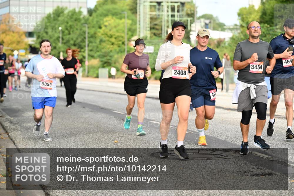 06.09.2026 - CURREX Alsterlauf Dr. Thomas Lammeyer http://msf.ph/oto/10142214 06.09.2026 10:11:39 Laufen 5859, 55, 2408, 3454, 464, 46 meine-sportfotos.de