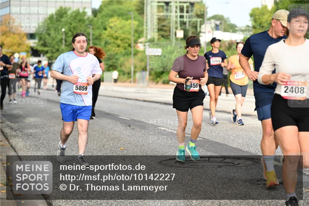 06.09.2026 - CURREX Alsterlauf Dr. Thomas Lammeyer http://msf.ph/oto/10142227 06.09.2026 10:11:40 Laufen 5859, 455, 4069, 4056, 2408 meine-sportfotos.de
