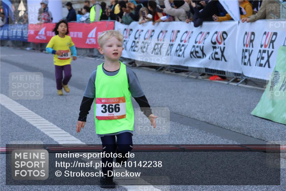 06.09.2026 - CURREX Alsterlauf Strokosch-Dieckow http://msf.ph/oto/10142238 06.09.2026 10:55:51 Ziel 245, 366, 395, 410 meine-sportfotos.de