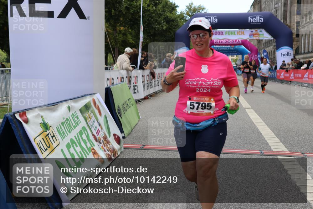 06.09.2026 - CURREX Alsterlauf Strokosch-Dieckow http://msf.ph/oto/10142249 06.09.2026 10:19:28 Ziel 2292, 2293, 2819, 3669, 3713, 4665, 5376, 5422, 5426, 5427, 5788, 5795 meine-sportfotos.de