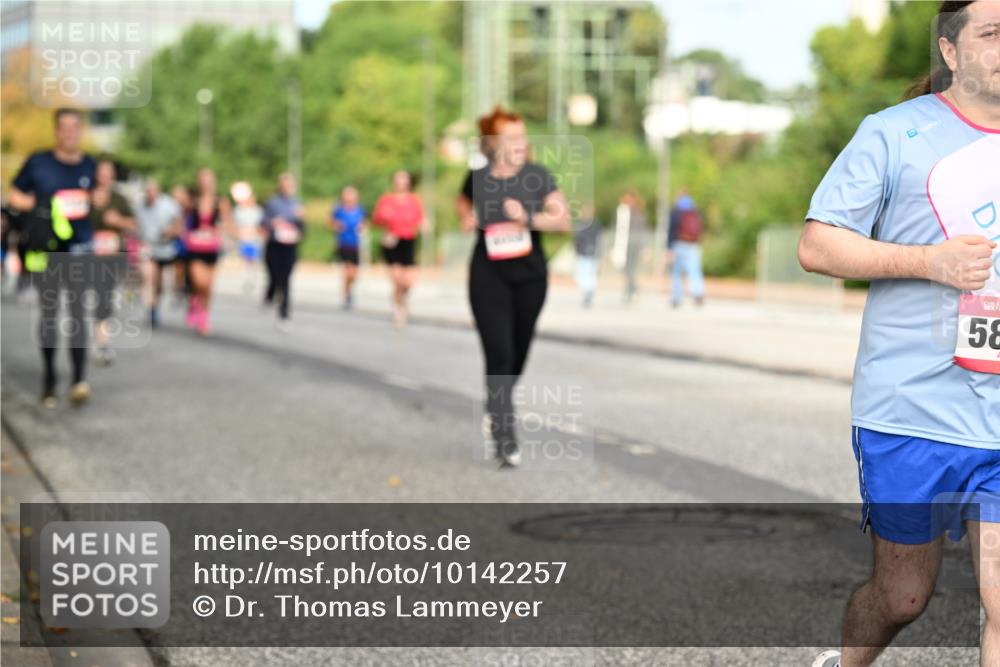 06.09.2026 - CURREX Alsterlauf Dr. Thomas Lammeyer http://msf.ph/oto/10142257 06.09.2026 10:11:43 Laufen 58 meine-sportfotos.de