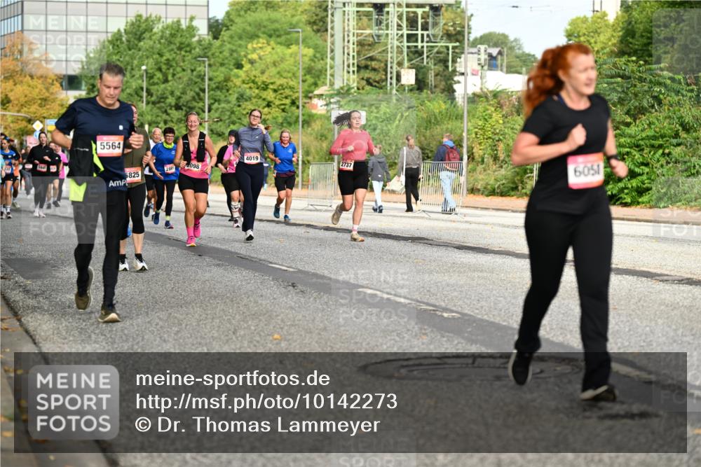 06.09.2026 - CURREX Alsterlauf Dr. Thomas Lammeyer http://msf.ph/oto/10142273 06.09.2026 10:11:45 Laufen 5945, 5564, 2098, 5825, 4019, 2737, 6051 meine-sportfotos.de