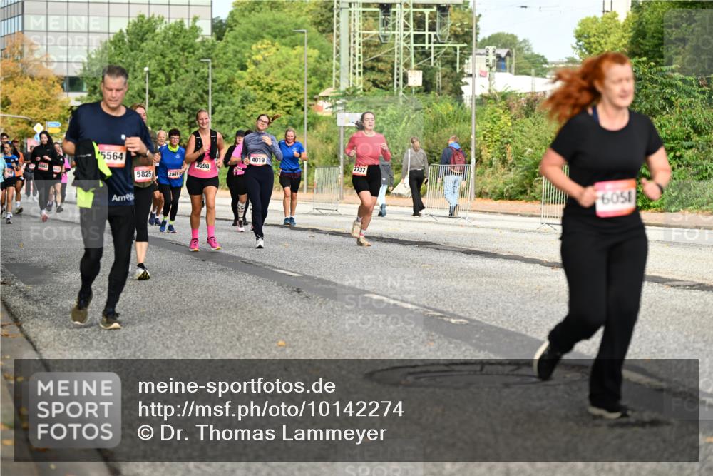 06.09.2026 - CURREX Alsterlauf Dr. Thomas Lammeyer http://msf.ph/oto/10142274 06.09.2026 10:11:45 Laufen 5945, 5564, 4019, 2098, 2737, 5825, 2881, 6051 meine-sportfotos.de